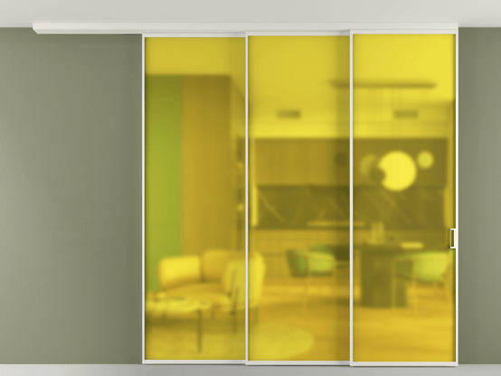 Алюминевая перегородка АЛПР 040.01_БЕЛ_САТ ЖЕЛ_new. Цвет Алюминий Белый. Материал Алюминий. Коллекция Перегородка Formato вдоль стены на потолок 3 створки с синхронным механизмом. Картинка.